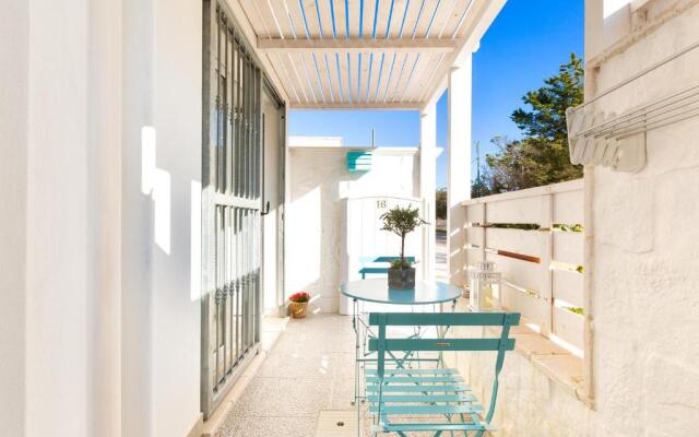 Mono Chicca Blu by BarbarHouse