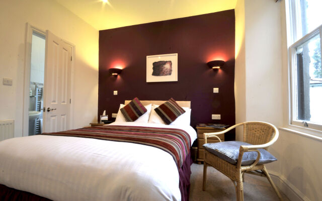 St John's Lodge (incl off-site health club)