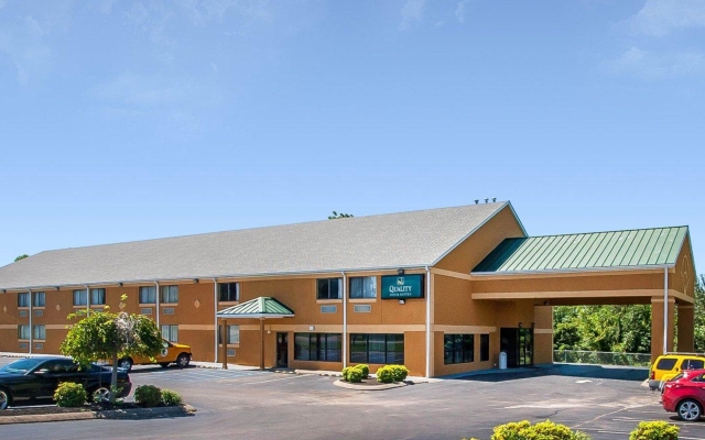 Comfort Inn & Suites Airport - American Way