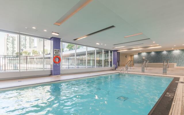 GLOBALSTAY. Maple Leaf Square