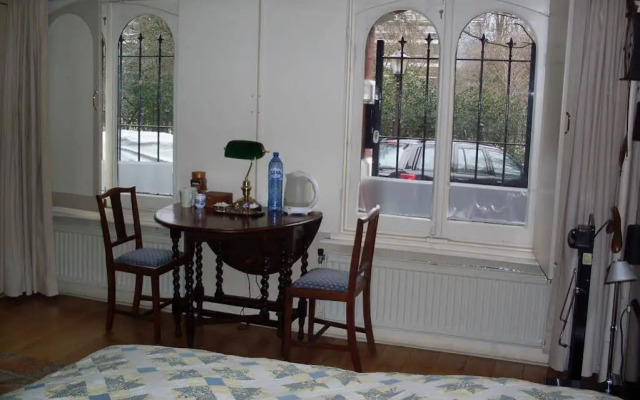 Vondelparkmuseum B&B