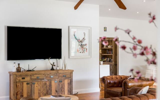 Your Luxury Escape - Midgen Flat
