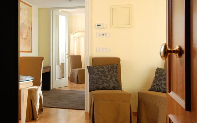 Posh Neighbourhood Apartment