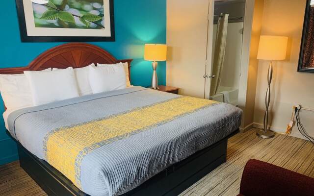 Hometowne Inn & Suites