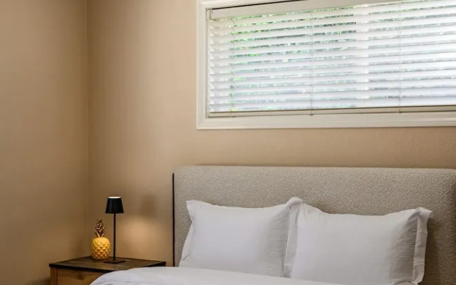 Private Room With Shared Bathroom