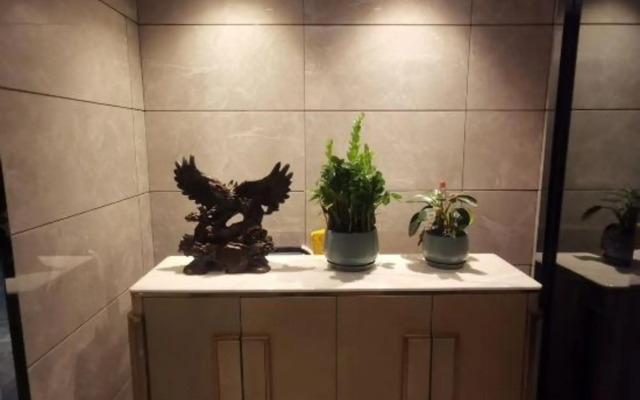 Zhongshan Jiating Apartment (Mingzhu Station Wangyu Road Branch)
