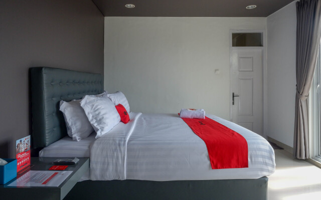 RedDoorz near Bukitsari Semarang