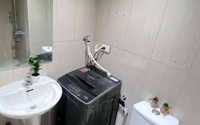 1 BR Shell Residences Facing amenities