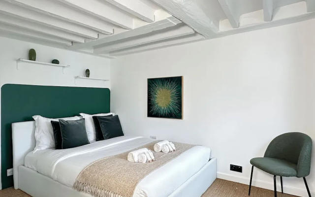 1533 Petites écuries