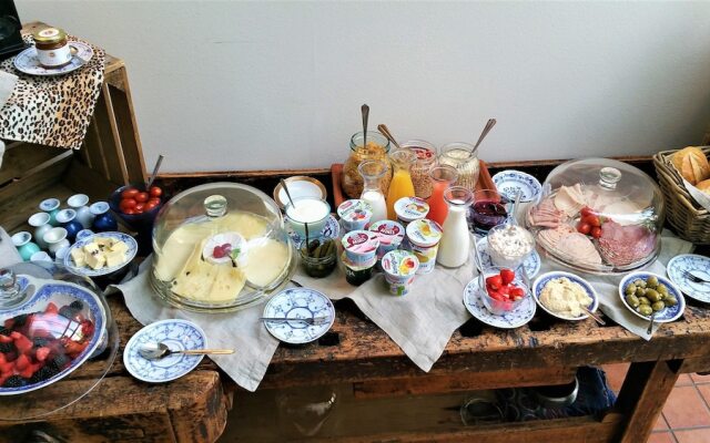 Blues & Chutney Bonn Bed & Breakfast