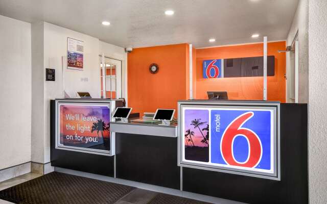 Motel 6 North Ridgeville, OH - Cleveland Intl Airport - N Ridgeville
