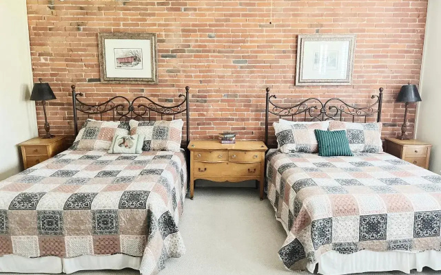 The Eagles Nest Inn