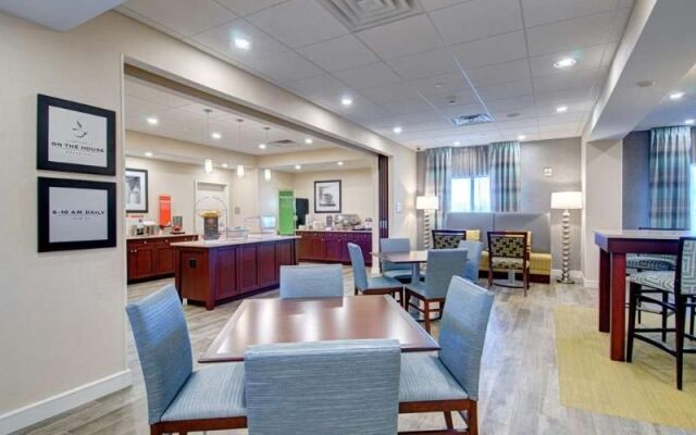 Hampton Inn & Suites Boston/Westborough