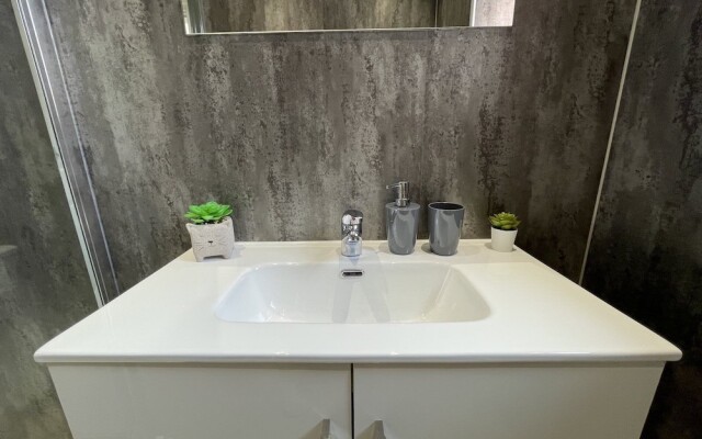 Worksop Newly Refurbished 3-bedroom House