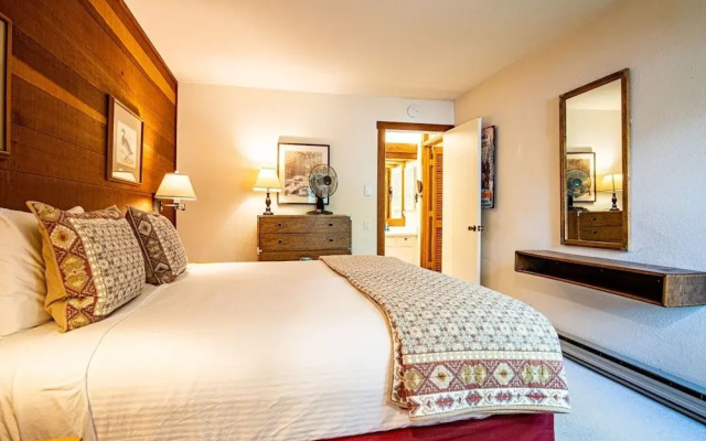 Snow Creek 1541 - Ski-in/ski-out + Pool & Hot Tub