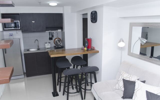 Decorated Duplex Apartment @ BGC