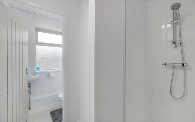 Queens Crest by Sasco Apartments