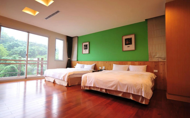 Sun Moon Lake Karuizawa Villa B&B