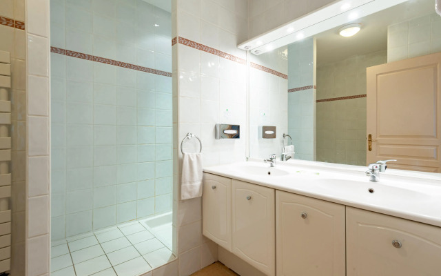 ResidHotel Golf Grand Avignon