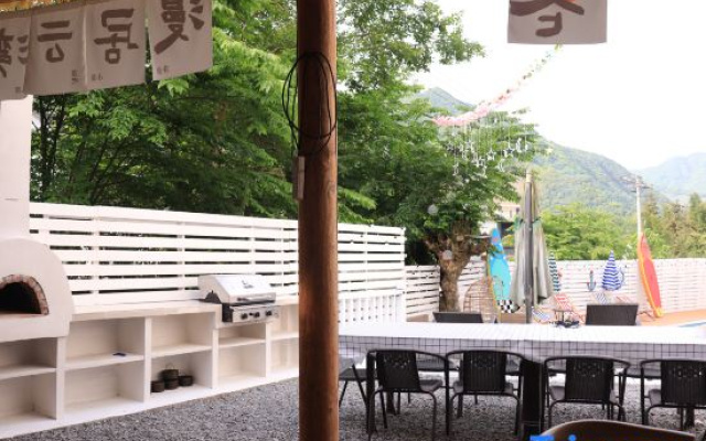 Manju·Yunwanshang Holiday Inn (Moon Bay Scenic Area Branch)