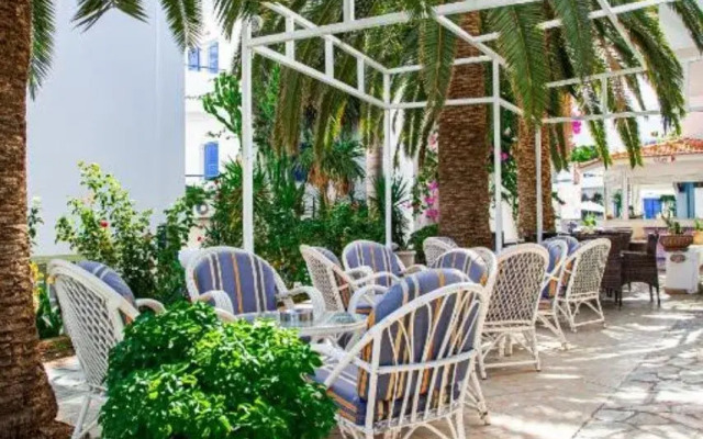 Galini Studios & Apartments