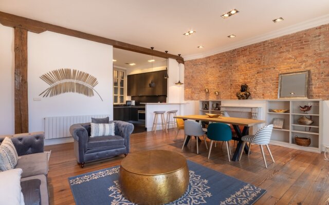 OLD TOWN VII apartment by Aston Rentals