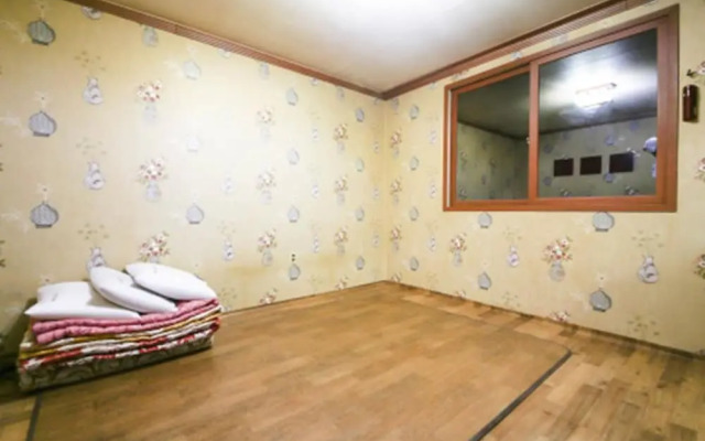 Whitehouse Motel