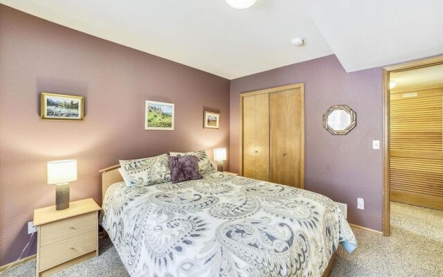 Gold Dust  660a 3 Bedroom Townhouse by RedAwning