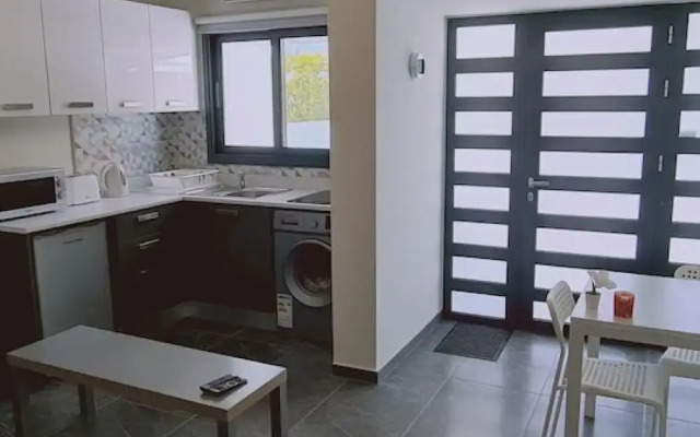 14 AN - 113 Nissi Twins Apartment