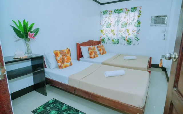 Hymn's Tourist Inn