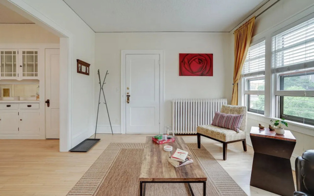 Bright Minneapolis Apartment - 1 Mi to Downtown!