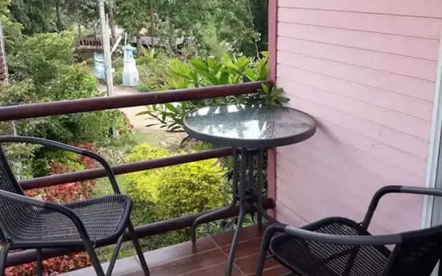 Tiw & Piw Talaymok at Khao Kho