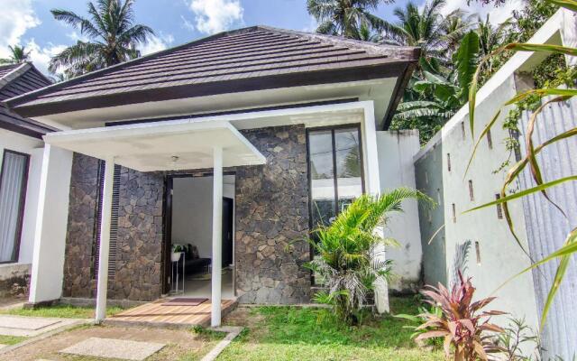 OYO 3796 Senggigi Villas