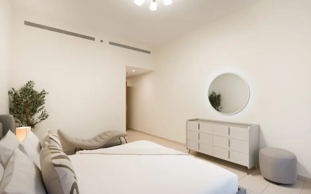 Easygo- Spacious 1bdr Bay Square Busbay