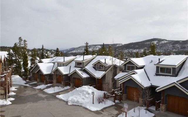 Elk Ridge Townhomes Unit 422 by RedAwning