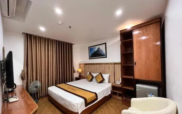 4M2 Hotel