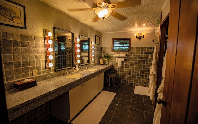 Chan Chich Lodge