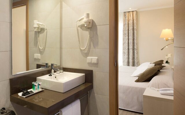 Ona Palmira Paguera Hotel