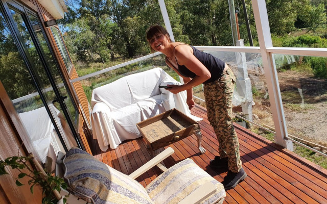 al pie de las sierras en villa del lago