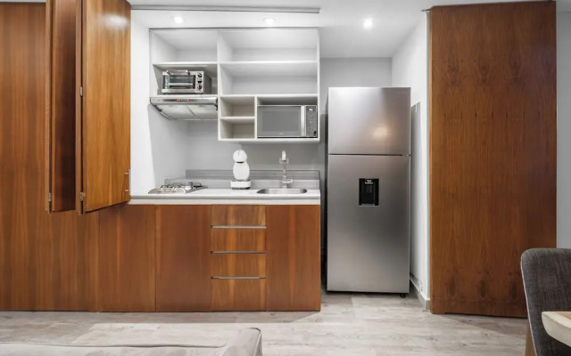 Urban Getaway Trendy Polanco Home Office