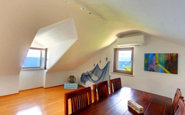 Beachfront Apartment. 2xAC & BIKES