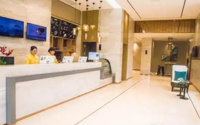 City Comfort Inn Hotel (Wuzhou Sanlong Avenue Government Affairs Center)