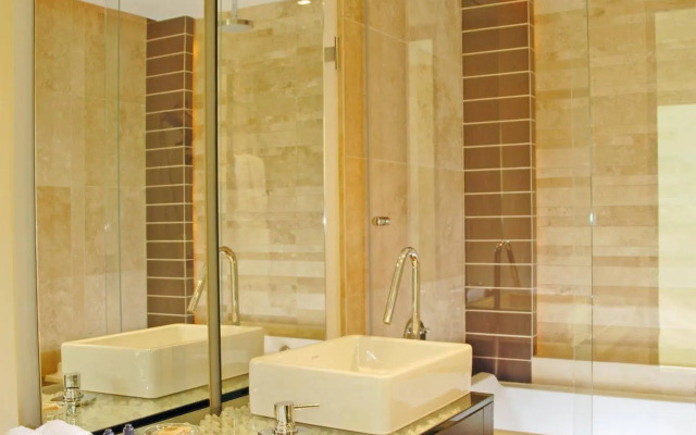Le Parc Hotel, Beyond Stars