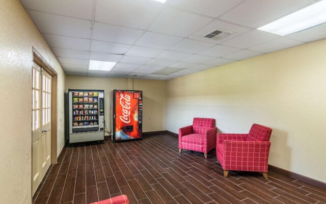 Quality Inn Shawnee I-40