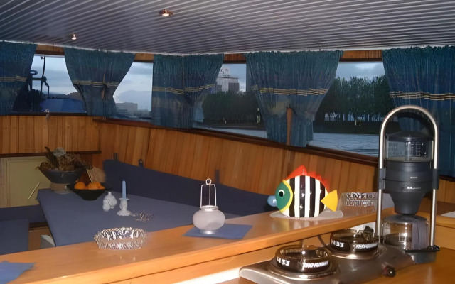 Hotelschiff Nedeva Bremen