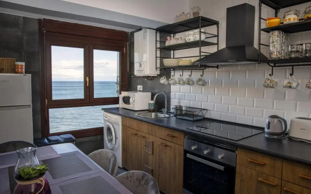 Sea Coast Lekeitio by HomeBilbao