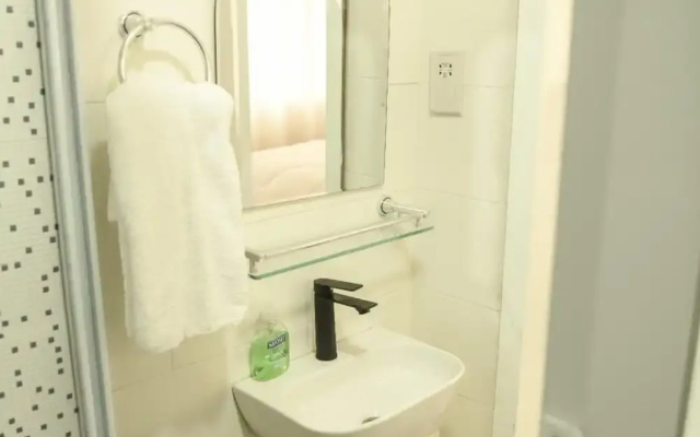 1 Bed Apartment Sleeps 2 -free Parking - Tv & Wifi