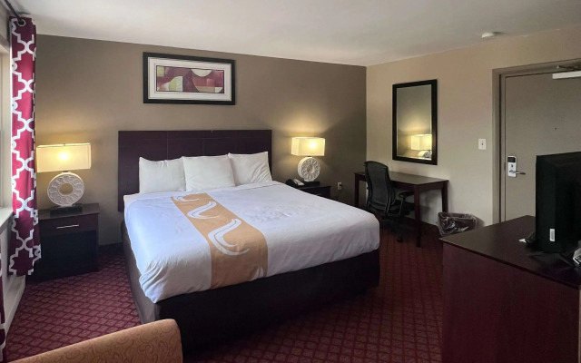 Rodeway Inn & Suites