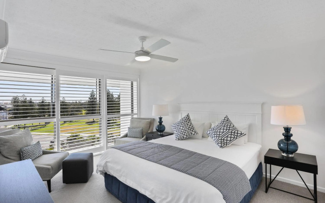 De Ville Apartments – Guest Rooms – Gold Coast