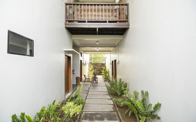 ZenRooms Seminyak Gunung Athena